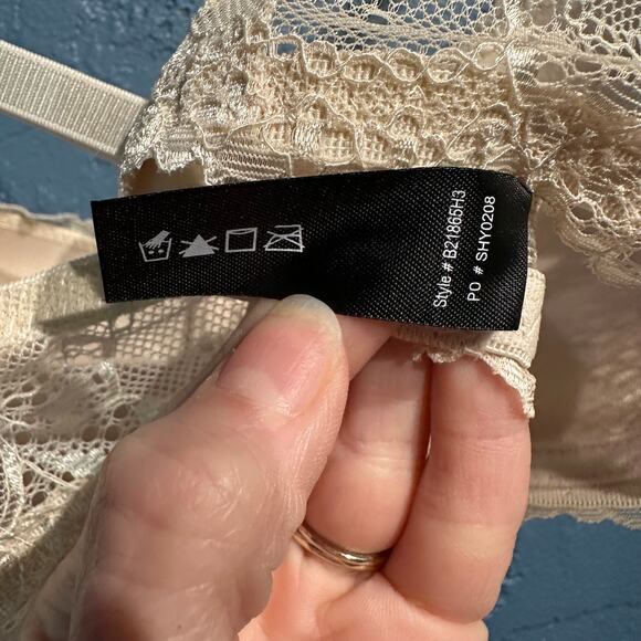 NWT Rene Rofe Size 36C Lingerie Lace Bra Nude Beige PushUp Adjustable Straps - Picture 5 of 6